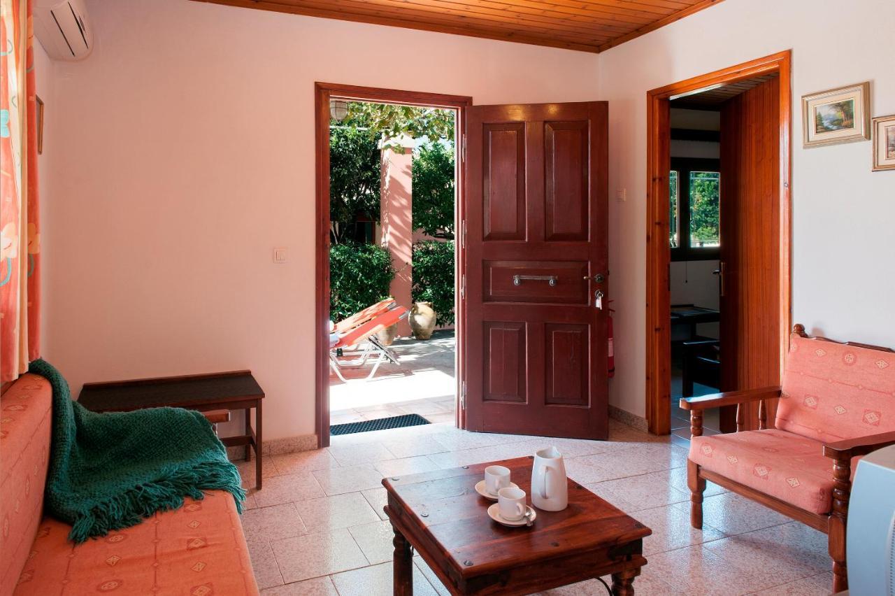 Amalia Cottages Agios Gordios  Exterior photo